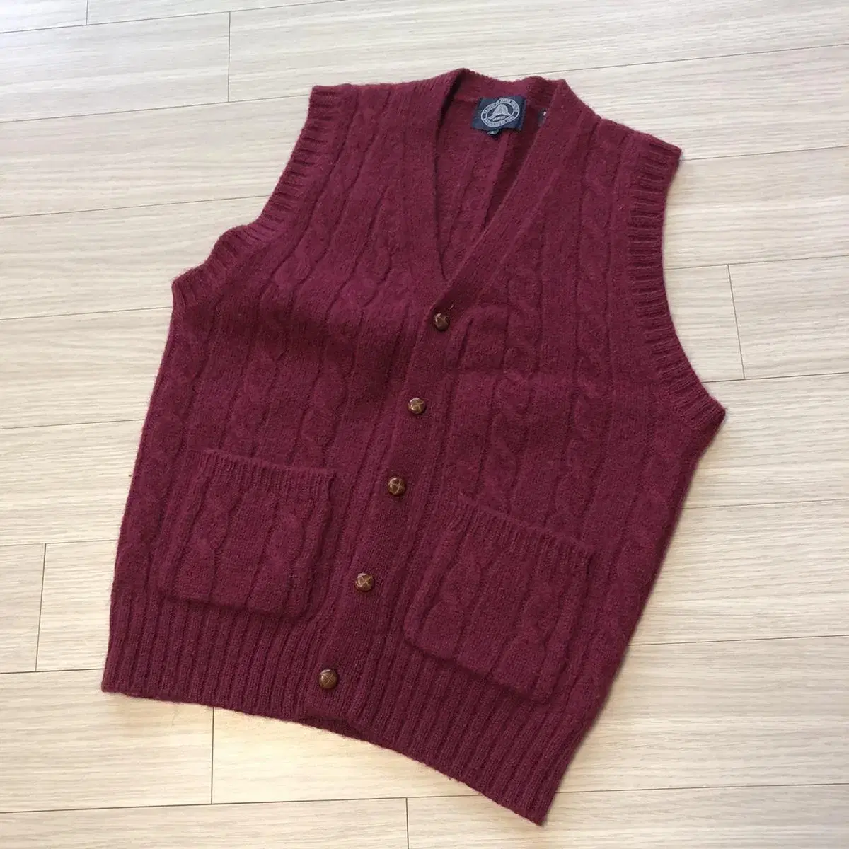 Taste by avon house knit vest